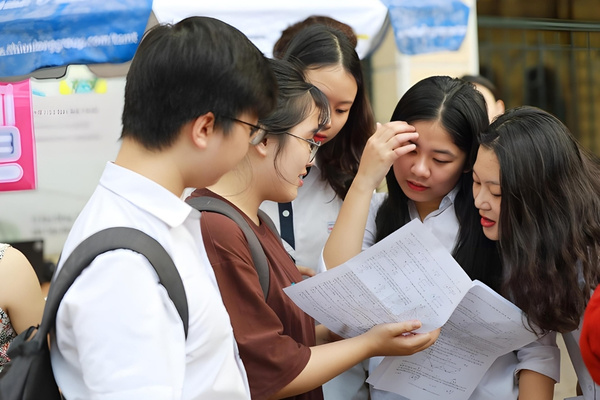 Thí sinh cần nộp giấy chứng nhận kết quả thi THPT theo đúng thời hạn quy định của từng trường