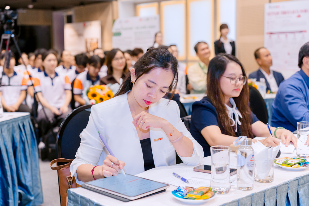 Chị Tường Vy với vai trò BGK đại diện từ phía InnoEx