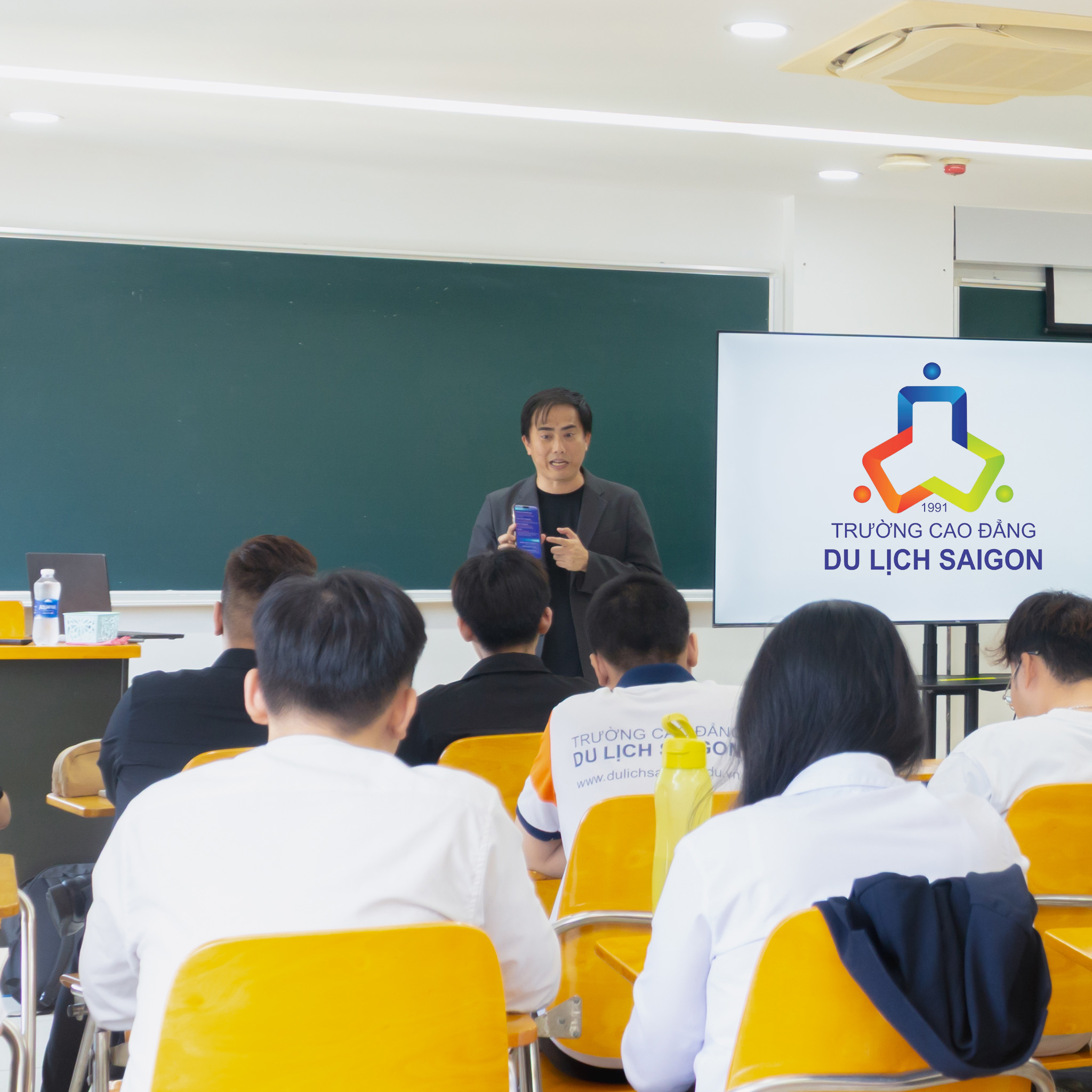 Training cuộc thi ý tưởng khởi nghiệp Du lịch 2026