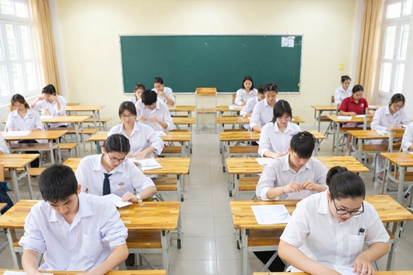 Đánh giá quá trình làm bài và kết quả thi trước khi quyết định phúc khảo