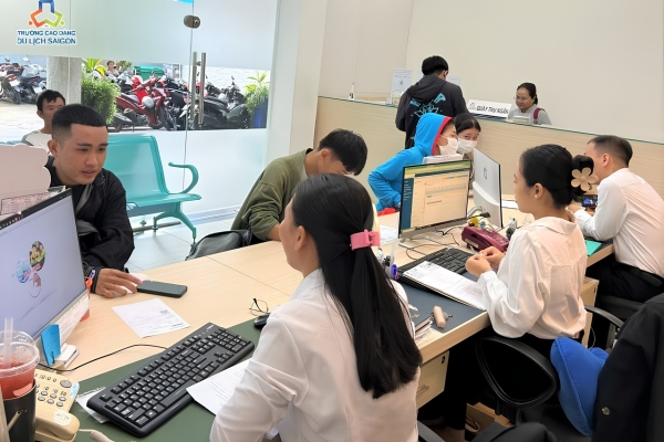 Chính sách hỗ trợ tài chính giúp sinh viên giảm bớt áp lực học phí