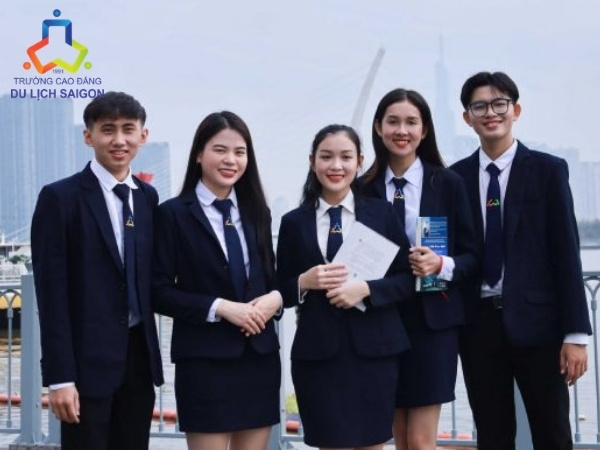 Cơ hội nghề nghiệp và lộ trình thăng tiến của nhân viên kinh doanh tour